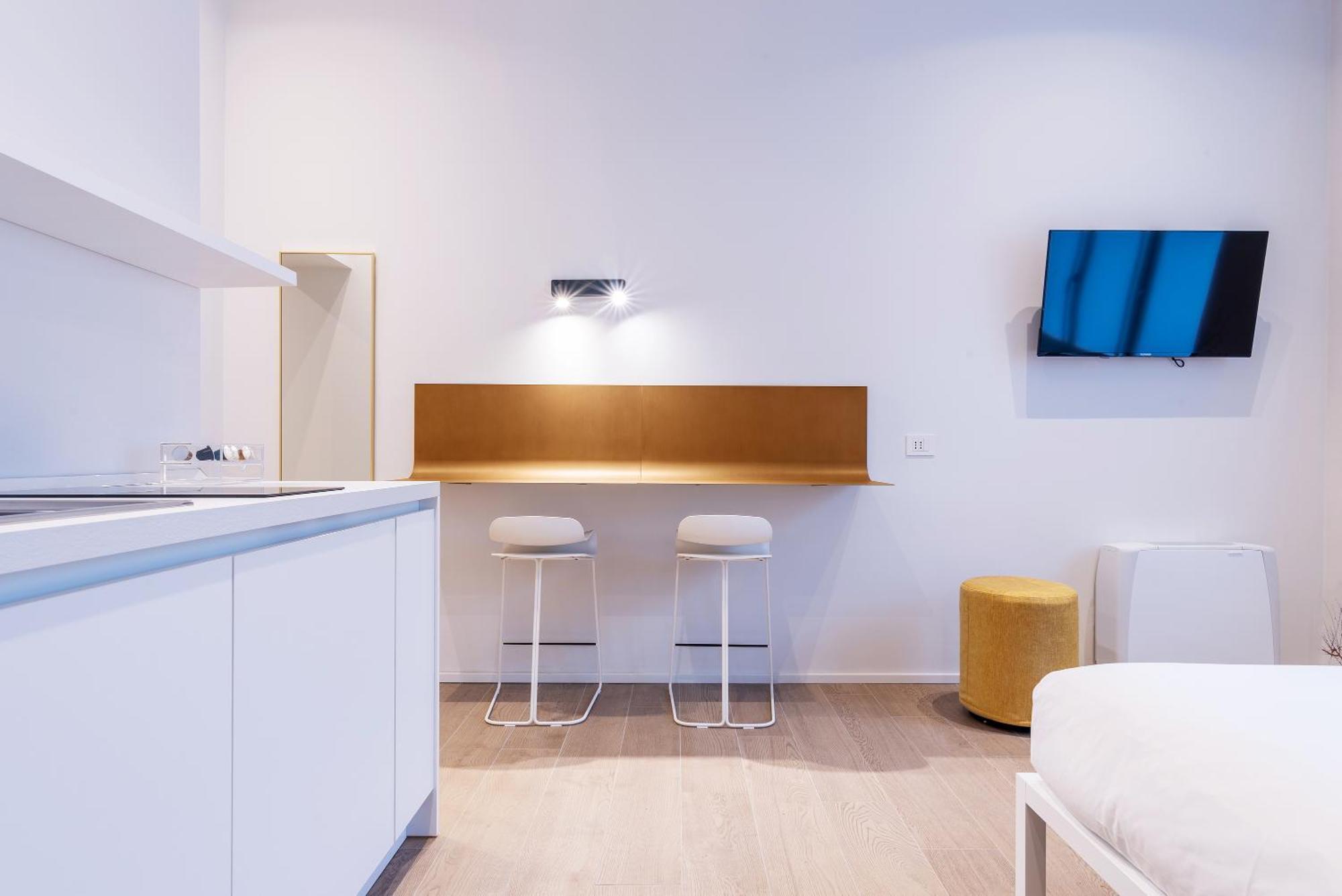 Easyhomes-City Centre Suites Milano Eksteriør billede