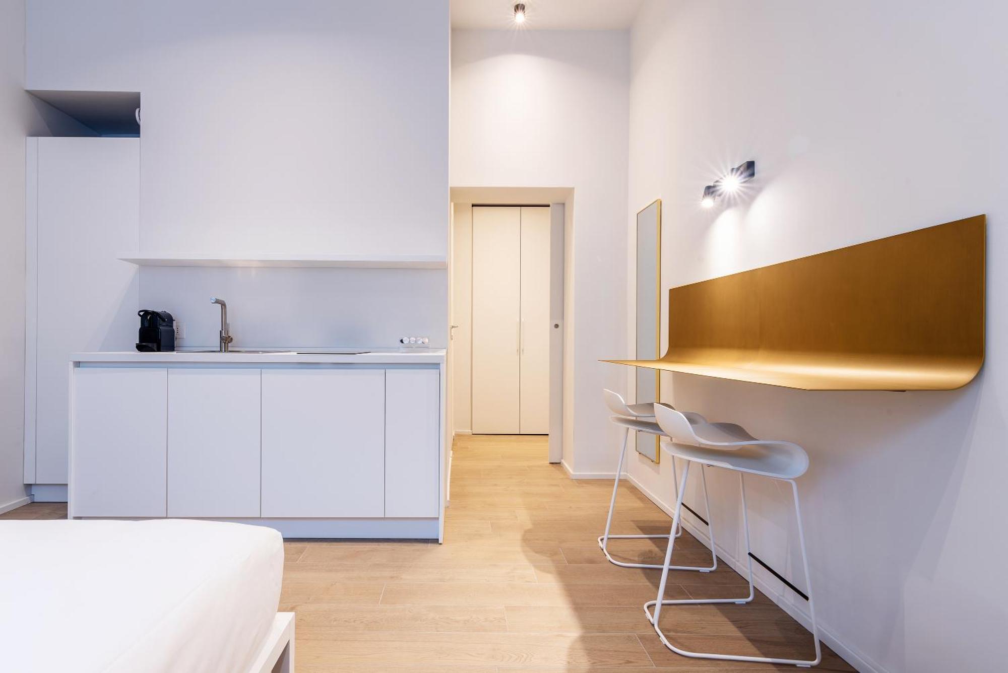 Easyhomes-City Centre Suites Milano Eksteriør billede