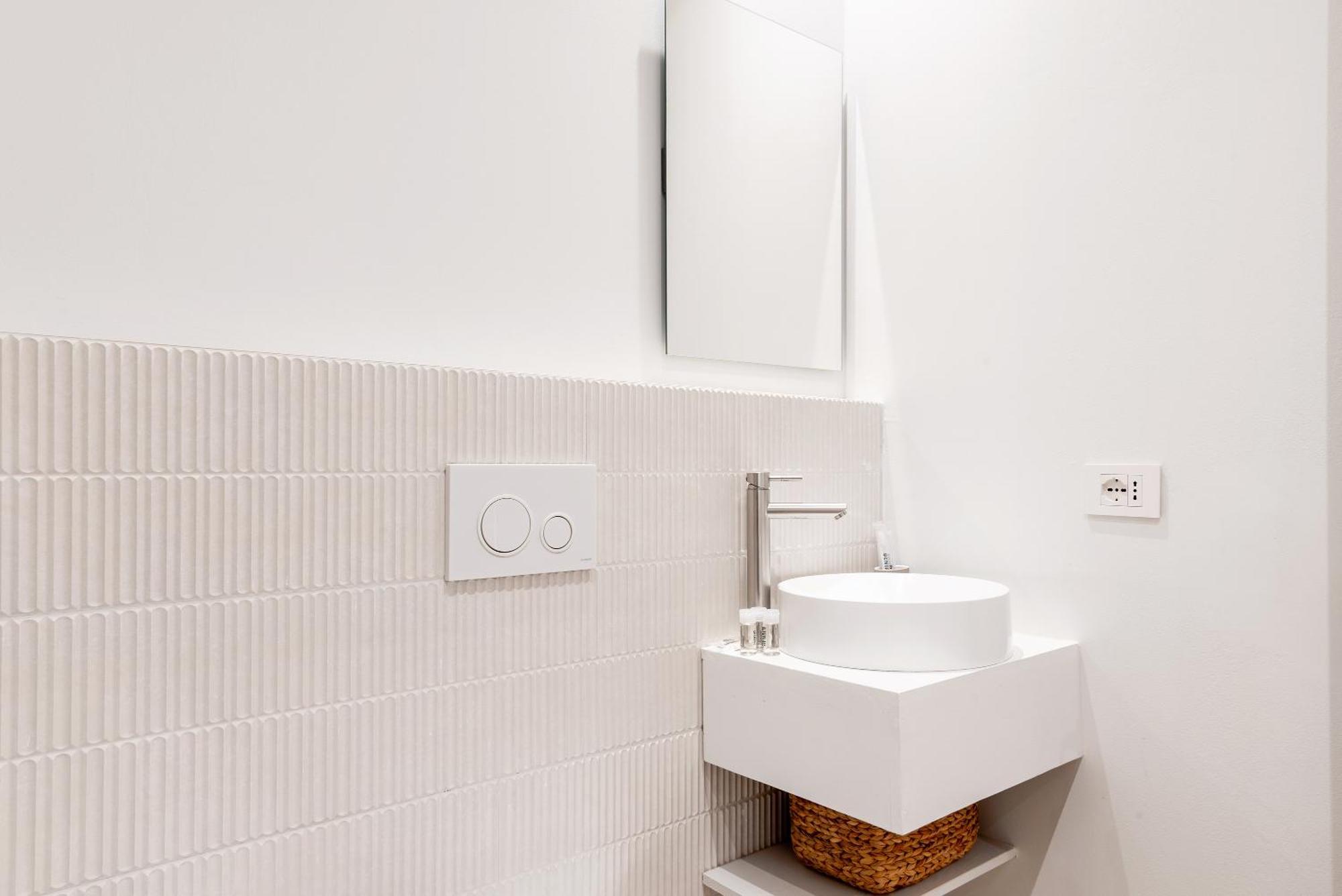Easyhomes-City Centre Suites Milano Eksteriør billede