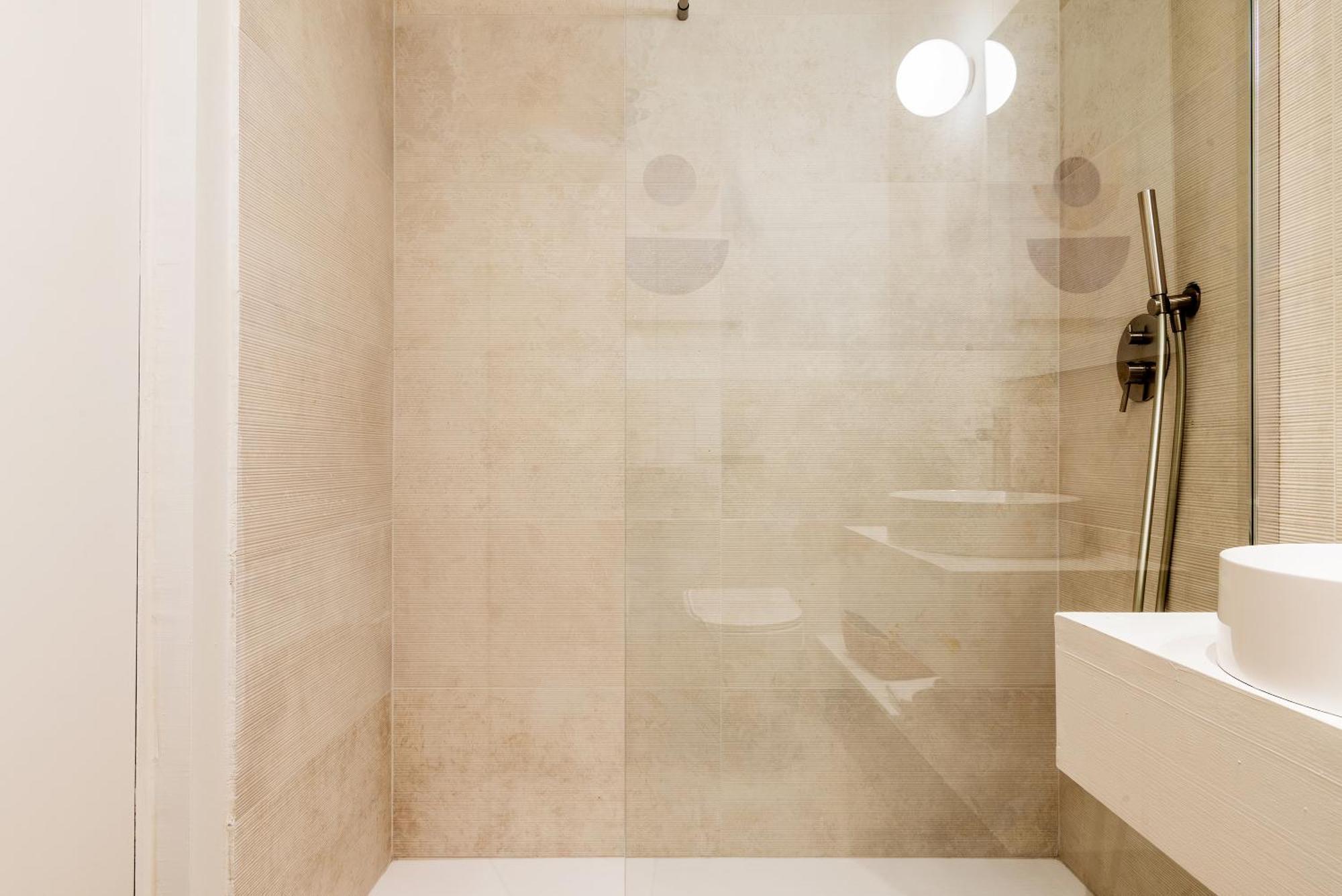 Easyhomes-City Centre Suites Milano Eksteriør billede
